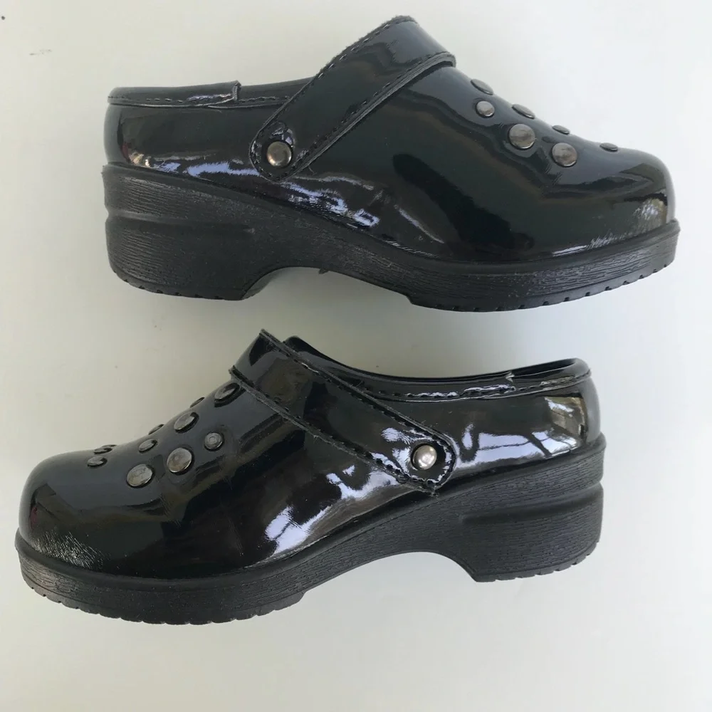 Coco black clogs girls size 8